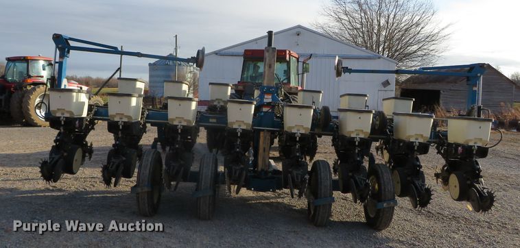 image for item DN7849 Kinze 3500  split row no-till planter