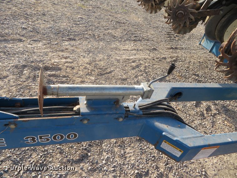 image for item DN7849 Kinze 3500  split row no-till planter