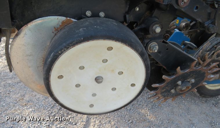 image for item DN7849 Kinze 3500  split row no-till planter