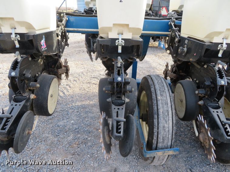 image for item DN7849 Kinze 3500  split row no-till planter
