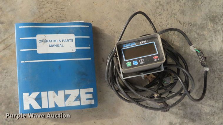 image for item DN7849 Kinze 3500  split row no-till planter