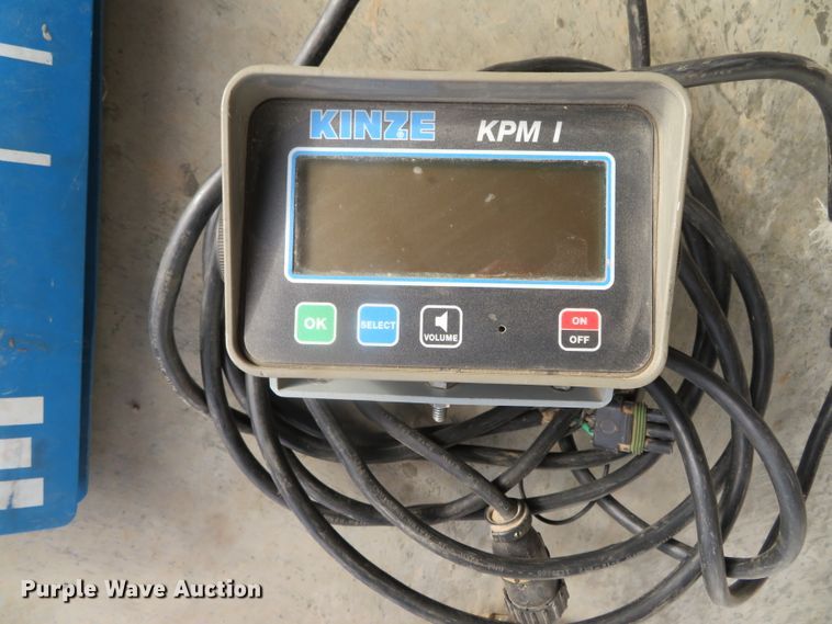 image for item DN7849 Kinze 3500  split row no-till planter