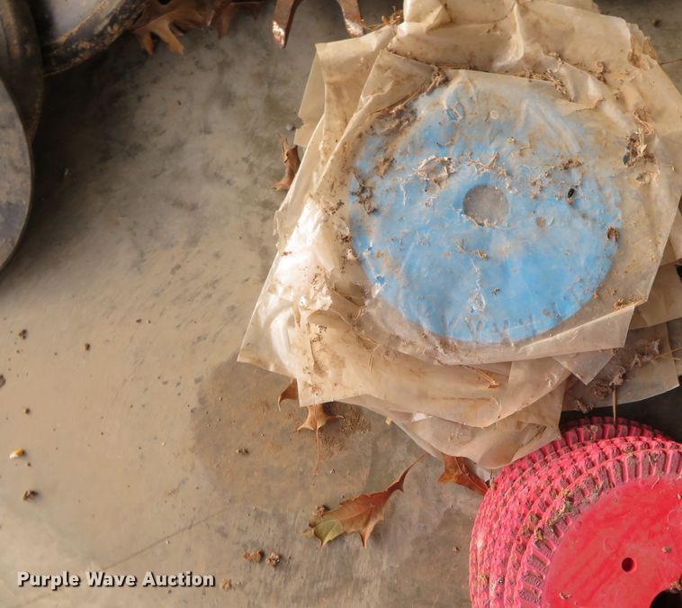 image for item DN7849 Kinze 3500  split row no-till planter