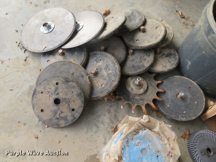 image for item DN7849 Kinze 3500  split row no-till planter