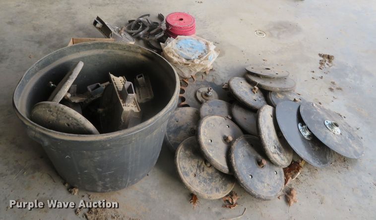 image for item DN7849 Kinze 3500  split row no-till planter