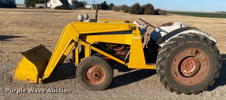 image for item EX9653 Ford 800  tractor