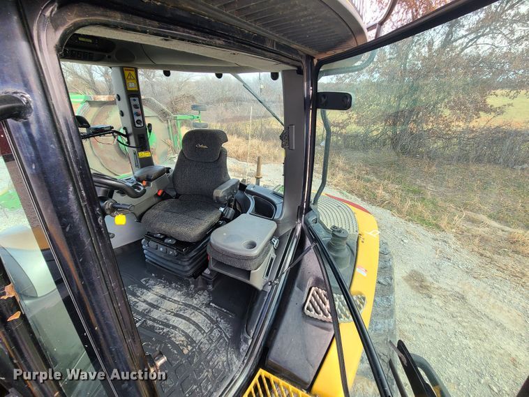 image for item GB9060 Challenger MT865C  tractor