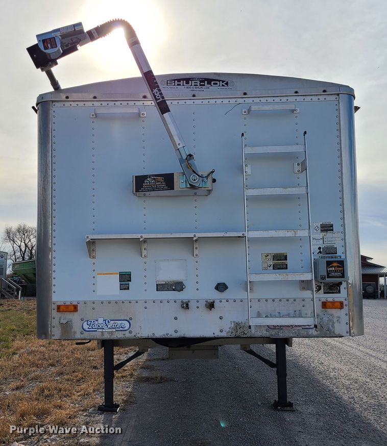 image for item GB9063 2010 Wilson  grain trailer