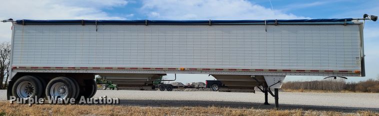 image for item GB9063 2010 Wilson  grain trailer