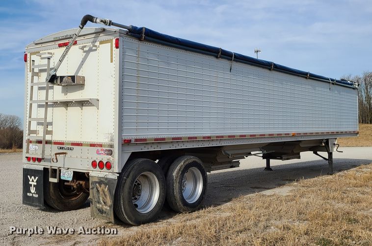 image for item GB9063 2010 Wilson  grain trailer