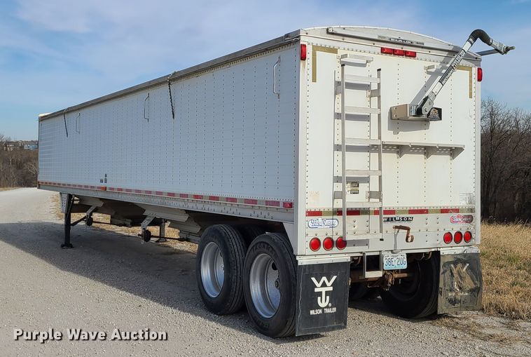 image for item GB9063 2010 Wilson  grain trailer
