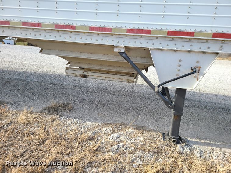 image for item GB9063 2010 Wilson  grain trailer