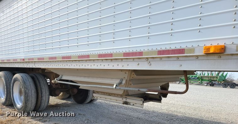 image for item GB9063 2010 Wilson  grain trailer