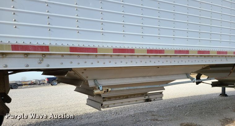 image for item GB9063 2010 Wilson  grain trailer