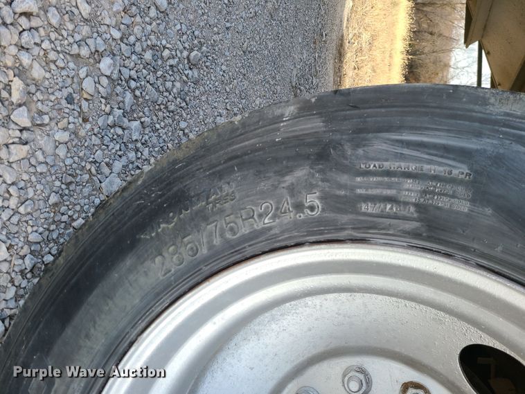 image for item GB9063 2010 Wilson  grain trailer