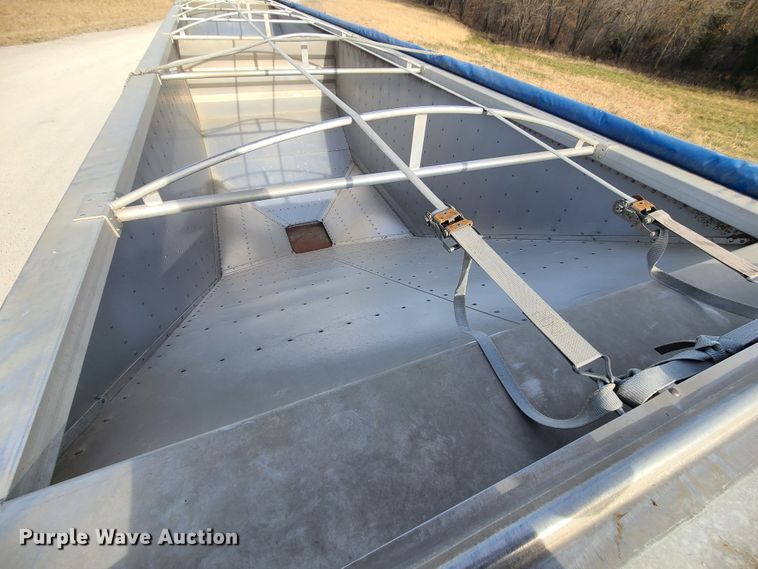 image for item GB9063 2010 Wilson  grain trailer