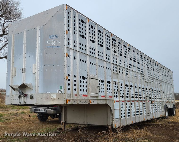 image for item GB9117 1997 Guthrie  livestock trailer