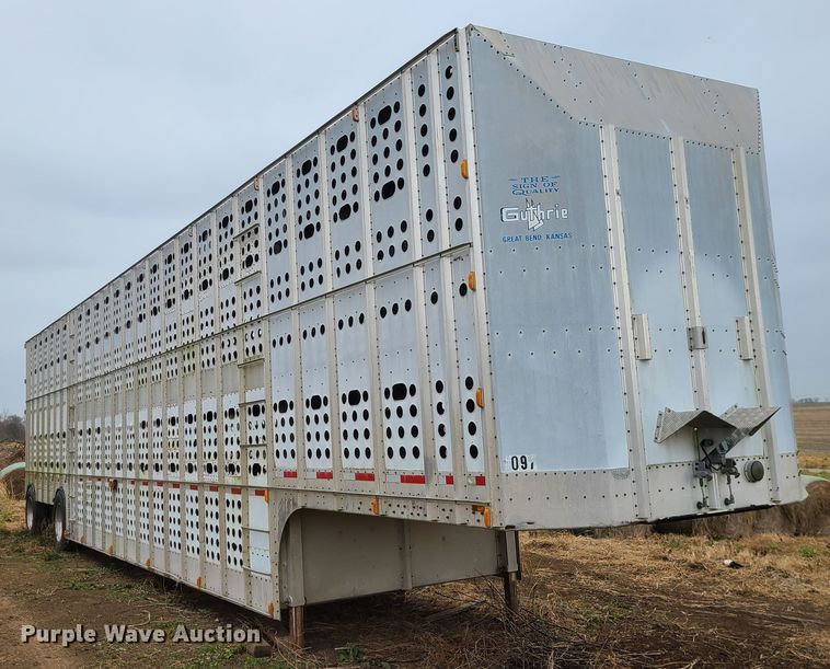 image for item GB9117 1997 Guthrie  livestock trailer