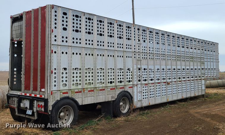 image for item GB9117 1997 Guthrie  livestock trailer