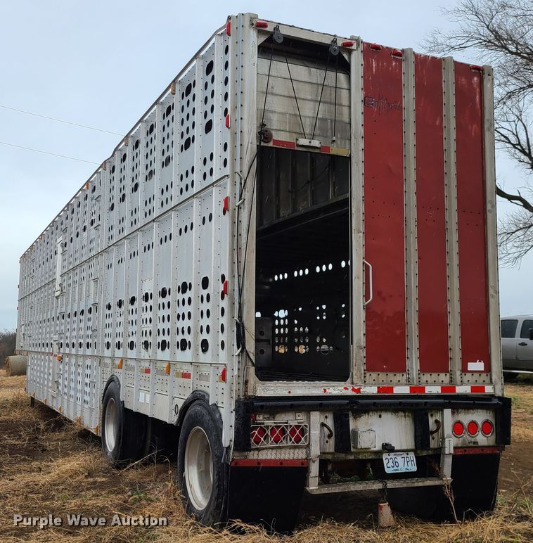 image for item GB9117 1997 Guthrie  livestock trailer