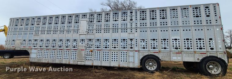 image for item GB9117 1997 Guthrie  livestock trailer