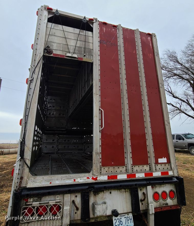 image for item GB9117 1997 Guthrie  livestock trailer