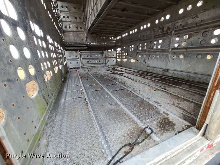 image for item GB9117 1997 Guthrie  livestock trailer