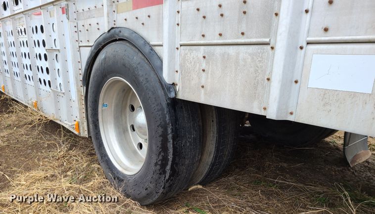 image for item GB9117 1997 Guthrie  livestock trailer