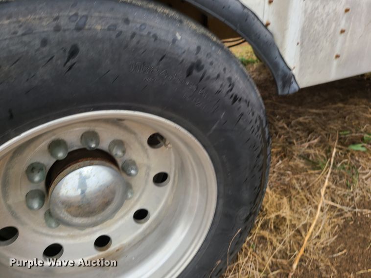 image for item GB9117 1997 Guthrie  livestock trailer