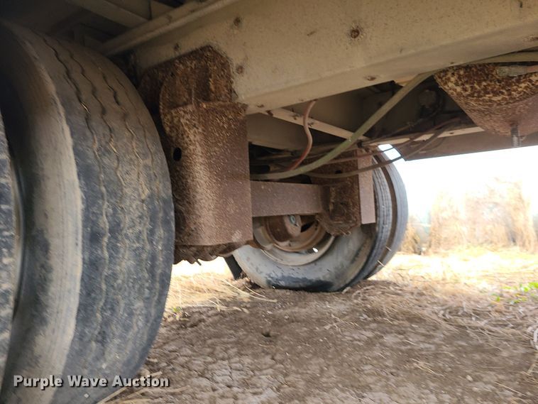 image for item GB9117 1997 Guthrie  livestock trailer