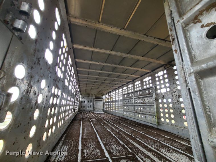 image for item GB9117 1997 Guthrie  livestock trailer