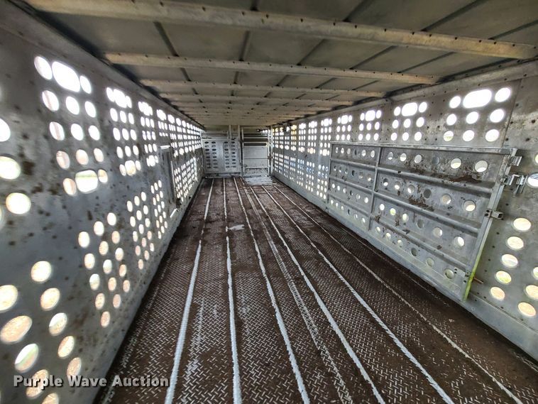 image for item GB9117 1997 Guthrie  livestock trailer