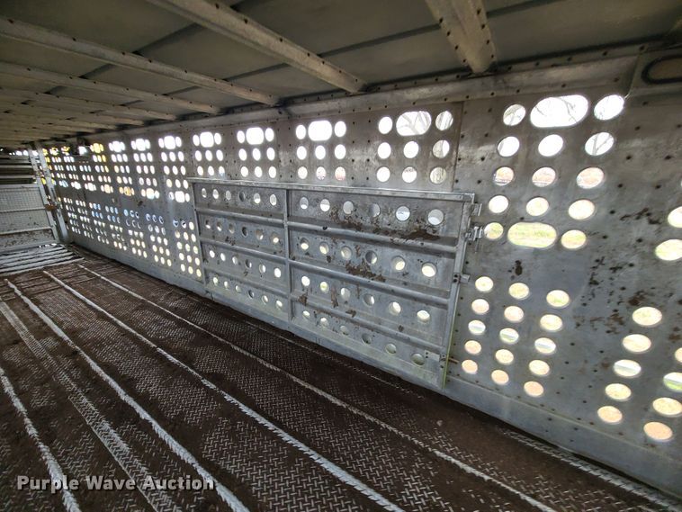 image for item GB9117 1997 Guthrie  livestock trailer