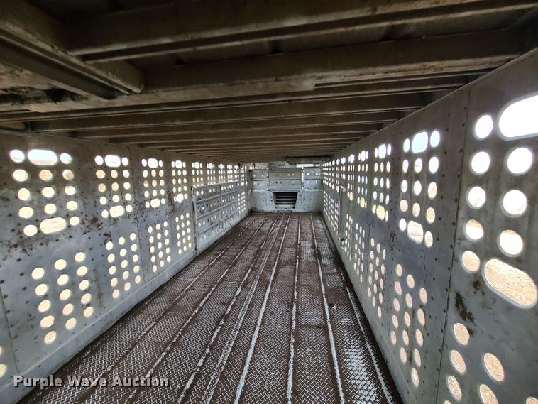 image for item GB9117 1997 Guthrie  livestock trailer