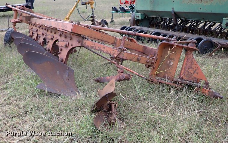 image for item IC9589 Allis Chalmers  six bottom plow