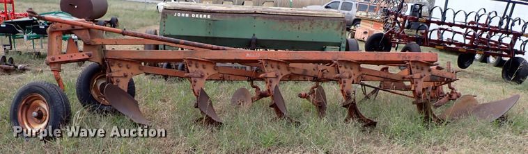 image for item IC9589 Allis Chalmers  six bottom plow