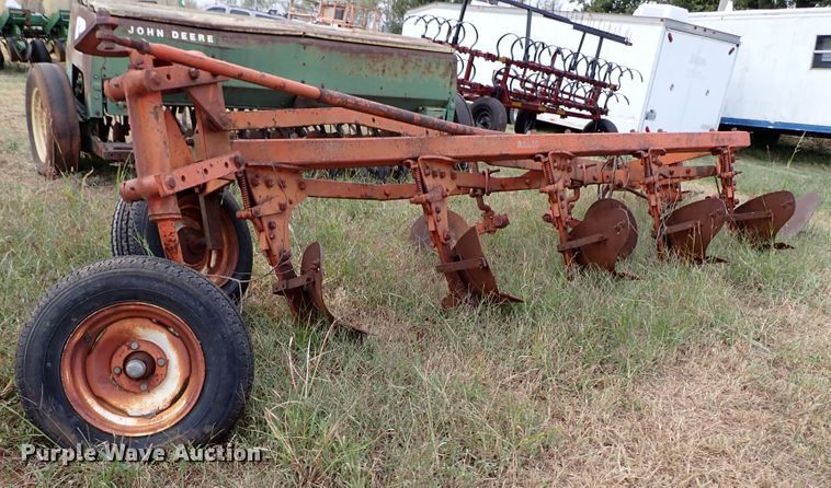 image for item IC9589 Allis Chalmers  six bottom plow