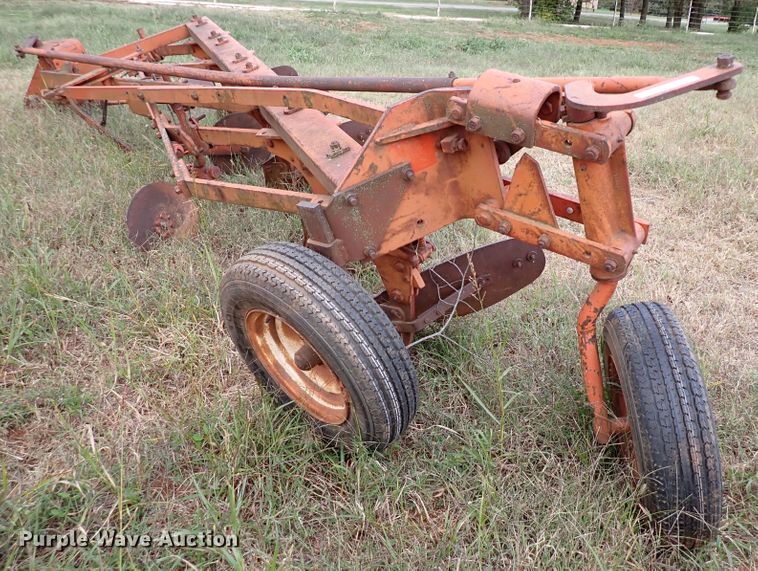image for item IC9589 Allis Chalmers  six bottom plow