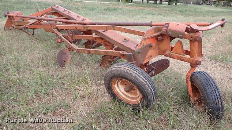 image for item IC9589 Allis Chalmers  six bottom plow