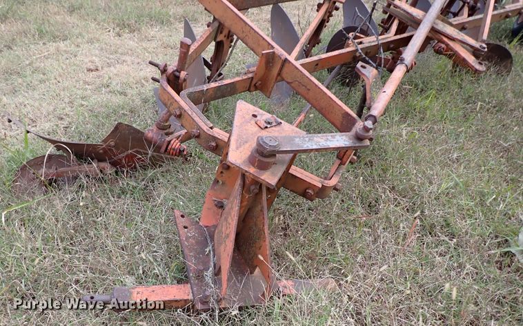 image for item IC9589 Allis Chalmers  six bottom plow