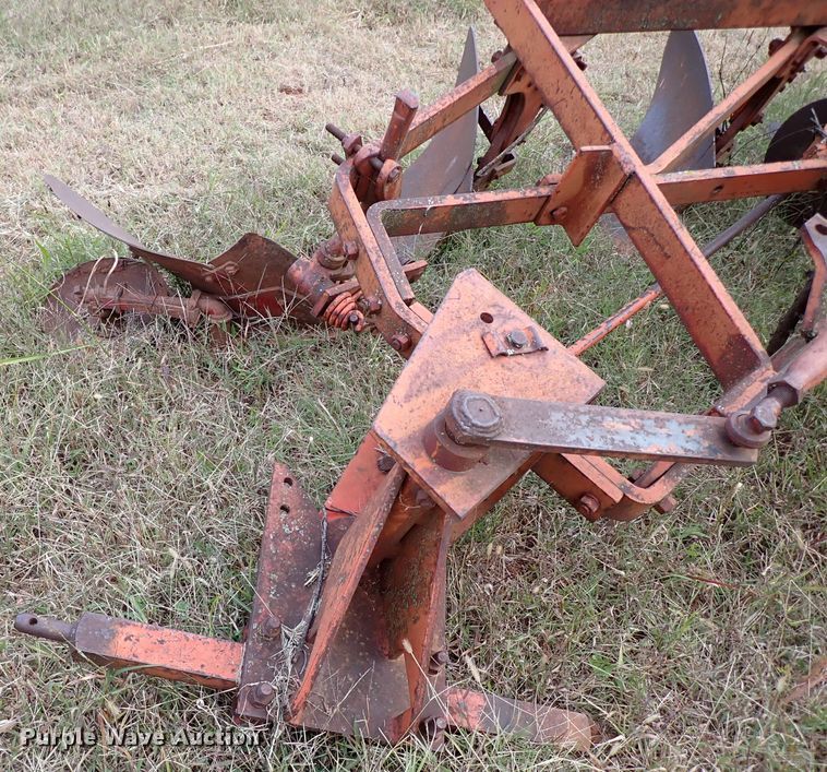 image for item IC9589 Allis Chalmers  six bottom plow