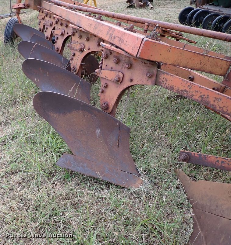 image for item IC9589 Allis Chalmers  six bottom plow