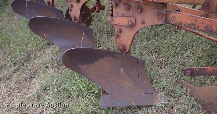 image for item IC9589 Allis Chalmers  six bottom plow