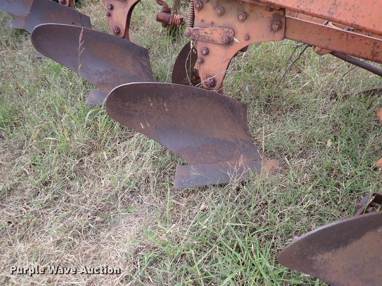 image for item IC9589 Allis Chalmers  six bottom plow