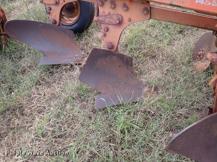 image for item IC9589 Allis Chalmers  six bottom plow