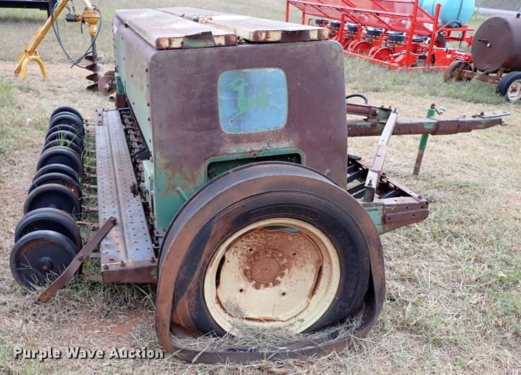 image for item IC9592 John Deere 8350  grain drill