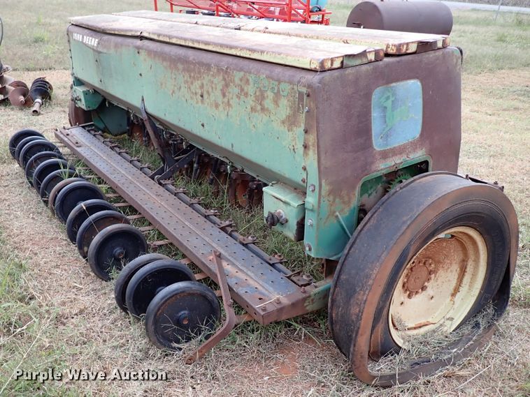 image for item IC9592 John Deere 8350  grain drill