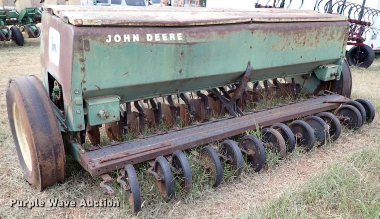 image for item IC9592 John Deere 8350  grain drill