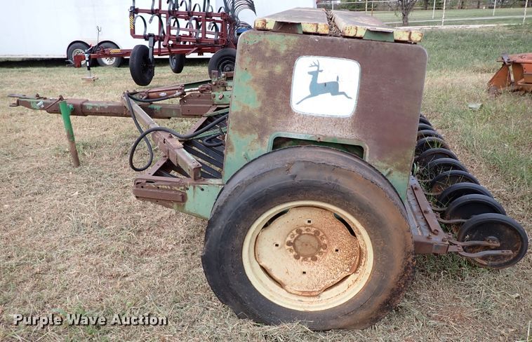 image for item IC9592 John Deere 8350  grain drill