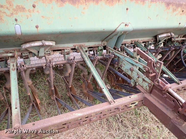 image for item IC9592 John Deere 8350  grain drill